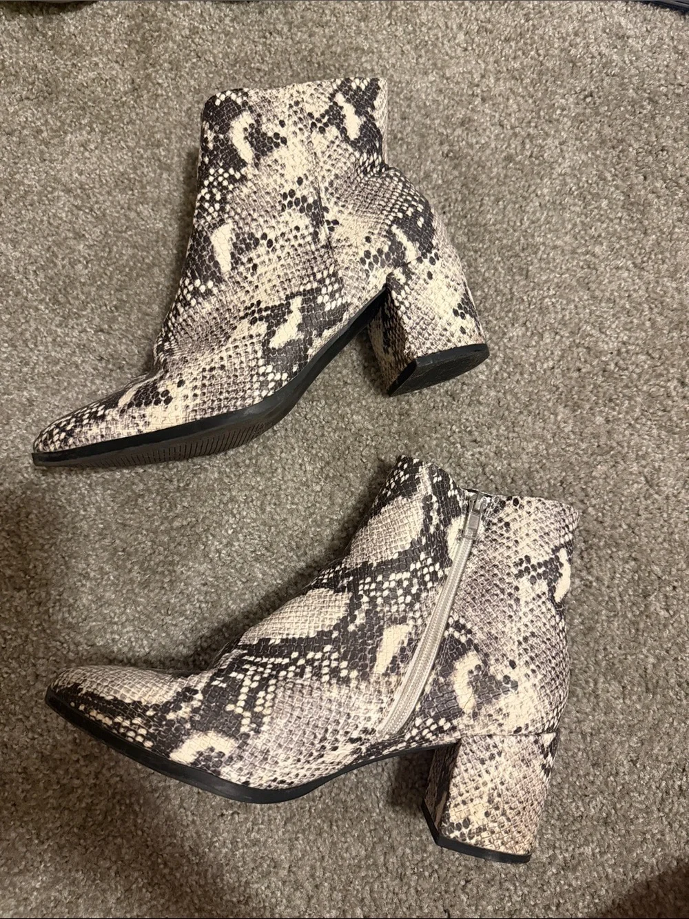 Women's Snake-Print Block Ankle Boots - White/Black Madden Girl Dafnii low heel